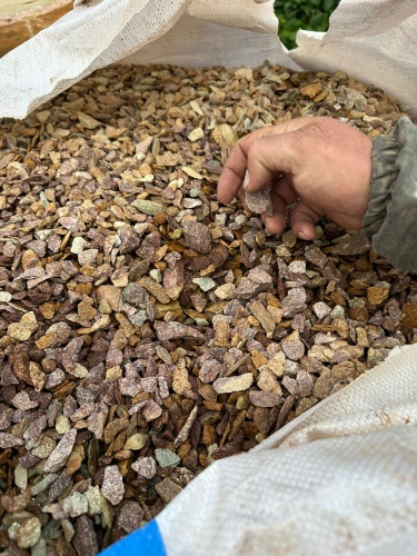 Златолит персиковый декоративная каменная крошка купить в Тюмени