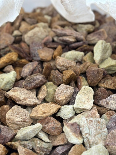 Златолит персиковый декоративная каменная крошка купить в Тюмени