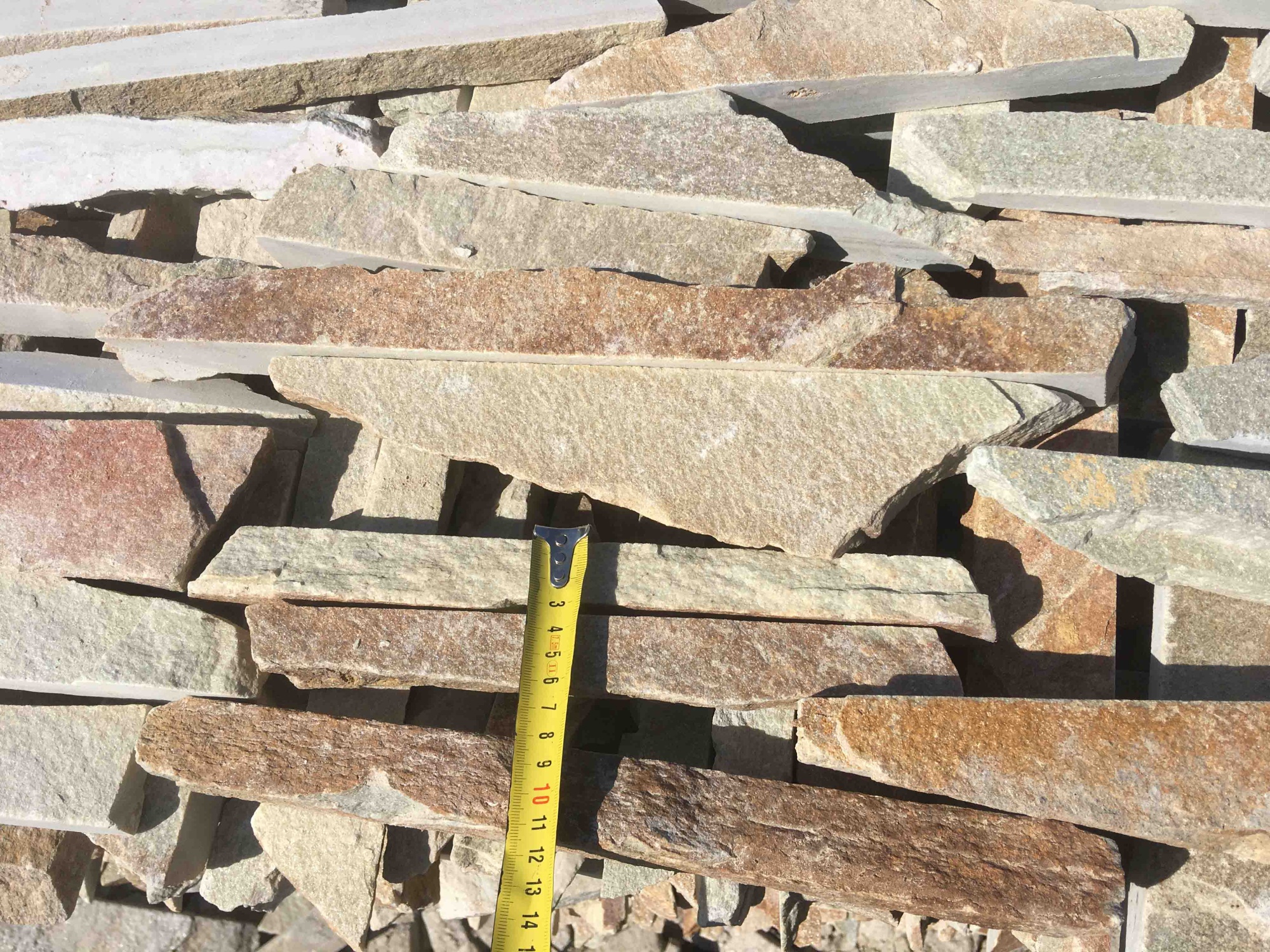 Горбушка златолит золотистый для облицовки купить в Тюмени