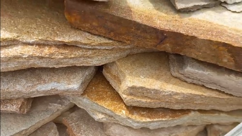 Плитняк златолит жёлтый золотистый для отмостки купить в Тюмени