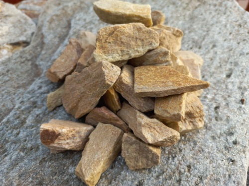 Златолит жёлтый декоративная каменная крошка купить в Тюмени