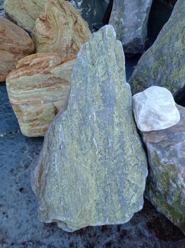 Златолит жёлтый, жёлто-зелёный глыбки и валуны для ланшафтного дизайна купить в Тюмени