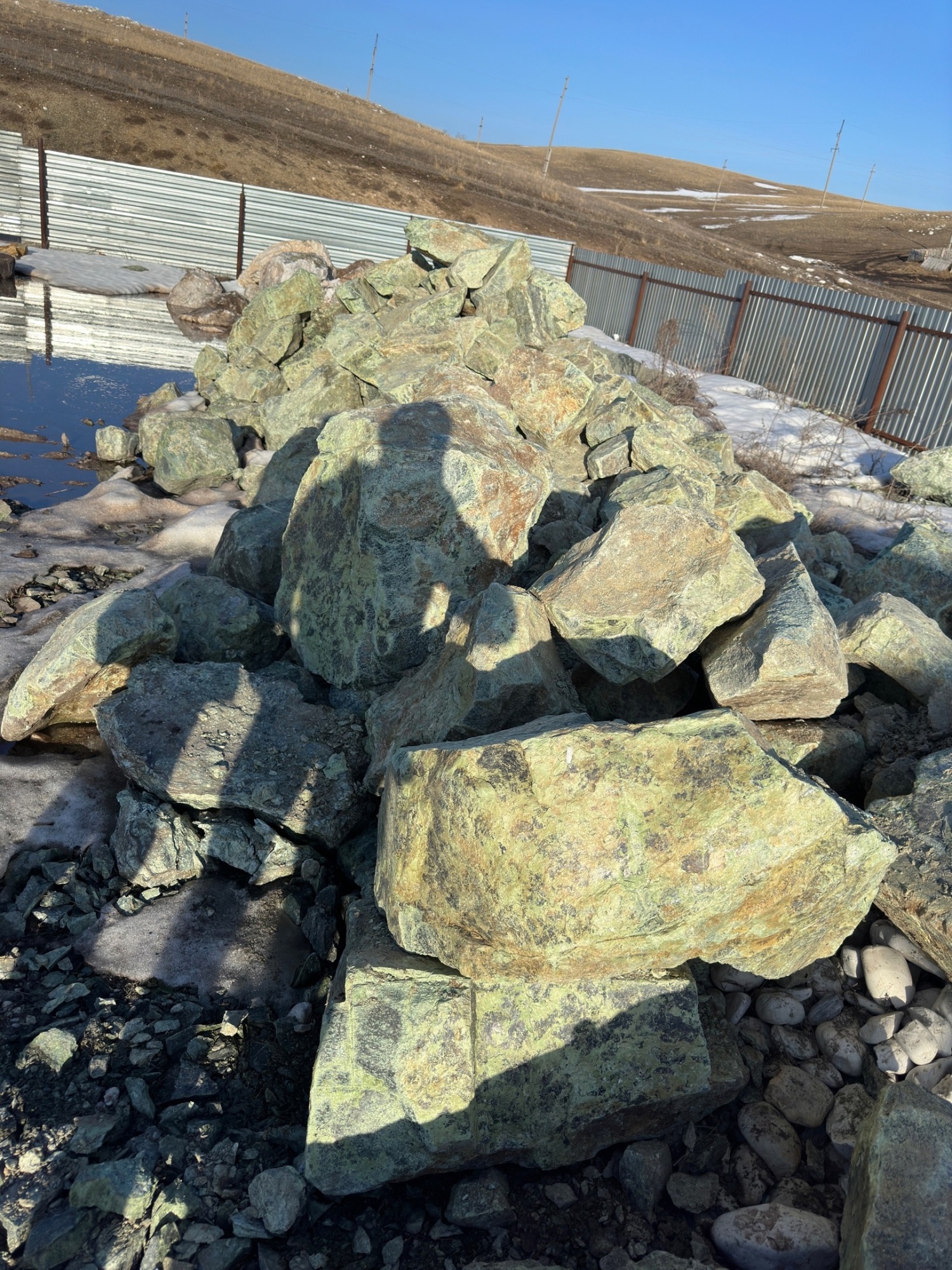 Камни для ландшафтного дизайна зелёные 10-60 килограмм купить в Тюмени