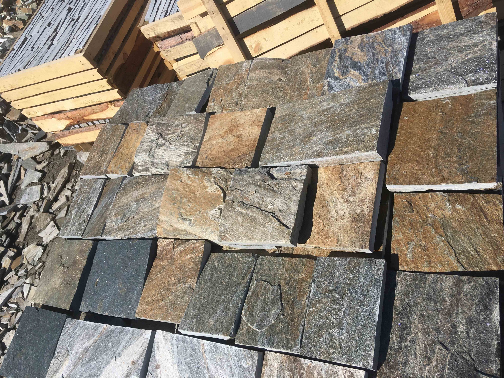 Плитка пилёная златолит Уральский для фасада купить в Тюмени