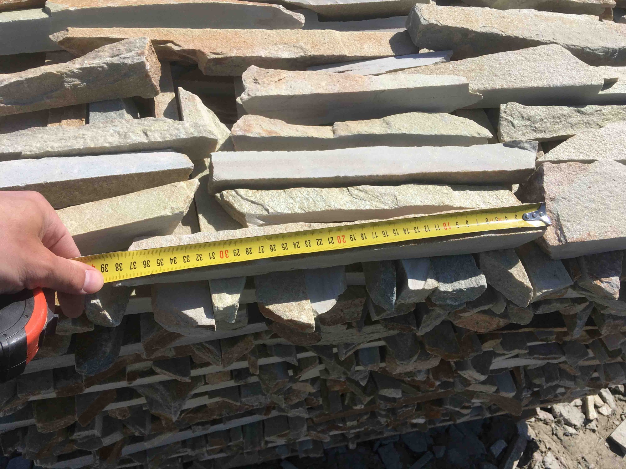 Горбушка златолит золотистый для облицовки купить в Тюмени