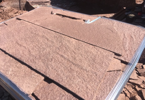 Плитняк лемезит бордовый для облицовки цоколя 20-25 мм  купить в Тюмени