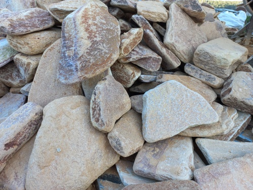 Златолит жёлтый, жёлто-зелёный глыбки и валуны для ланшафтного дизайна купить в Тюмени