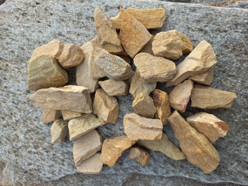 Златолит жёлтый декоративная каменная крошка купить в Тюмени