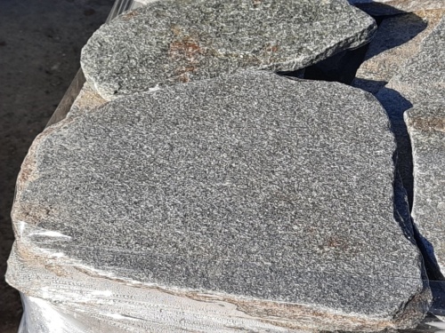 Златолит серебристый галтованный для лестниц купить в Тюмени