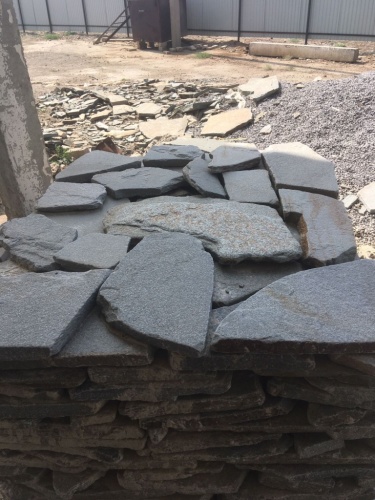 Златолит серебристый галтованный для лестниц купить в Тюмени